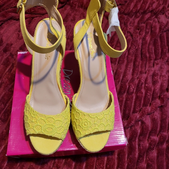 NWB Dream Paris Cherish Yellow Size 11 - Picture 1 of 7